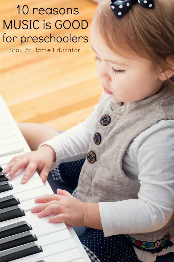 We all know that kids love music, but there are also huge advantages to giving your children musical education. Here are 10 benefits of music for your preschoolers.