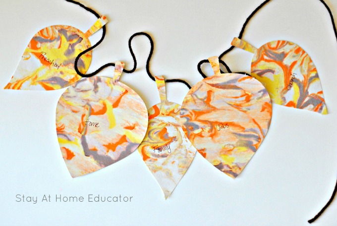 Teach preschoolers to give show graditude with this graditude leaf garland.