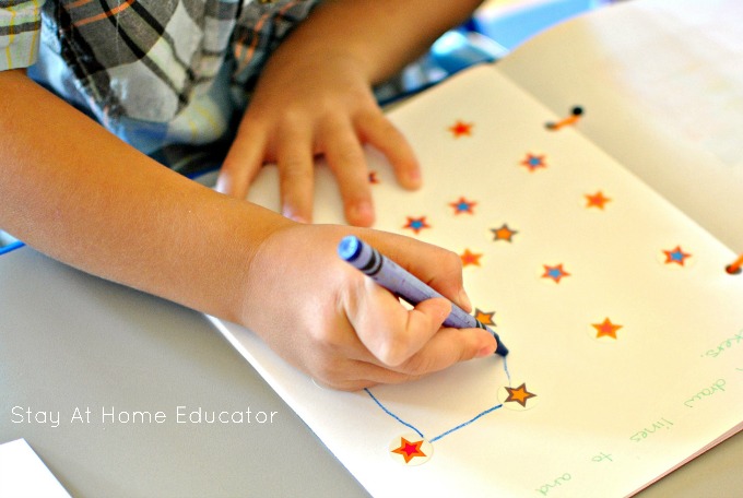 teaching-preschoolers-to-write-using-fine-motor-journals