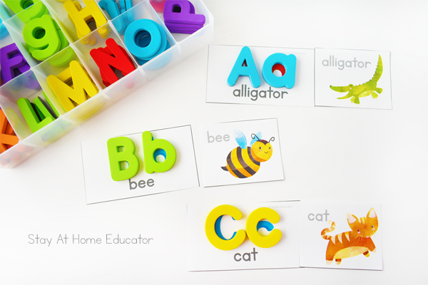 Letters Aa -alligator, Bb- bee, and Cc- cat puzzle cards with matching letter manipulatives | free alphabet animal puzzles |