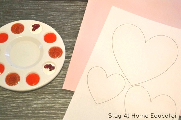 Finger painting valentines for kids to make - love that it comes with a free printable template