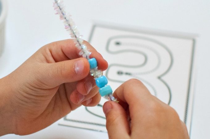 |using beads and pipe cleaners to count and recognize numbers | preschool winter math activities | counting in preschool | preschool number sense | number formation |