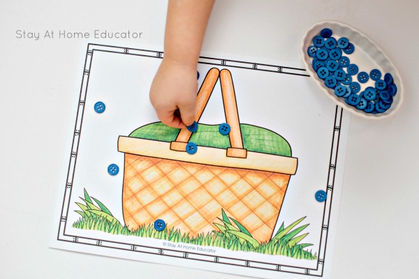 Printable centers to add to your preschool insect theme, here are six printable insect activities for preschoolers.. 