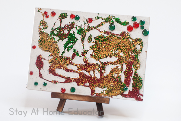 Glittery & Sparkly Christmas Process Art that is perfect for preschoolers. They will love creating a keepsake using their own creativity! 
