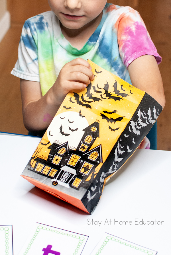 Hallowenn math activities to teach preschoolers estimation and counting