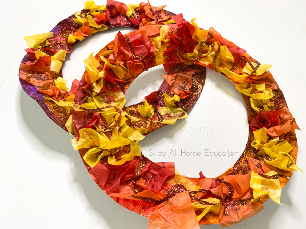 fall apper plate crafts for preschoolers, how to make a paper plate wreath, fall arts and crafts for toddlers