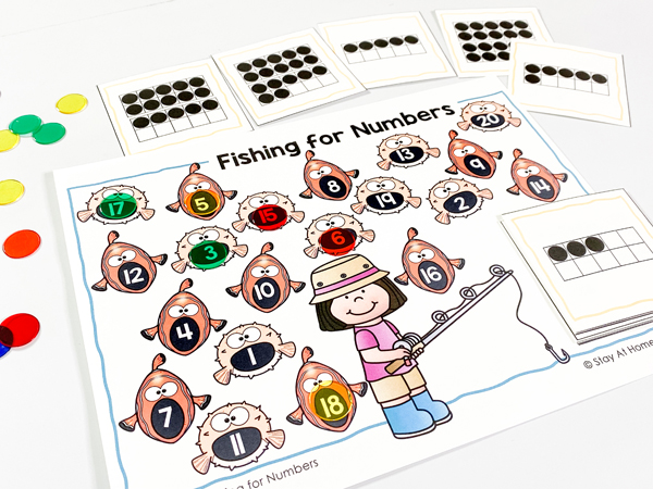 This math preschool center is designed for number identification and ten frame recognition. This math counting center is included in our counting to 20 lesson plans for preschool.