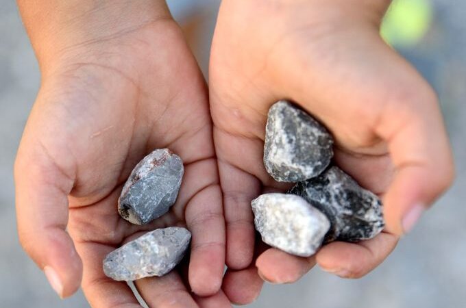 These free preschool rock lesson plans include over 15 activities for preschoolers to learn about rocks and minerals.