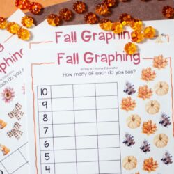 FREE fall graphing printables | fall graphing activities for preschoolers | how to teach preschoolers graphing skills | fall graphing worksheets for kindergarten | autumn graphing worksheets