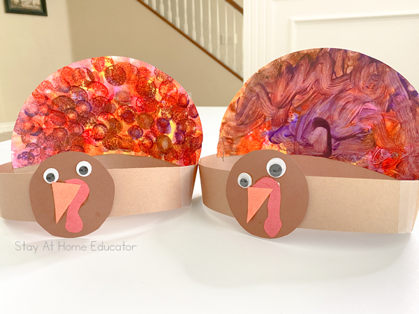 Turkey hat craft for preschoolers | sponge painted turkey hats | paper plate hat craft for Thanksgiving | turkey hats for Thanksgiving for kids | sponge painted turkey craft